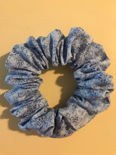 Load image into Gallery viewer, Scrunchies

