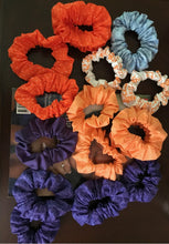 Load image into Gallery viewer, Scrunchies
