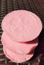 Load image into Gallery viewer, Love Spell Exfoliant Loofah
