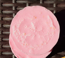 Load image into Gallery viewer, Love Spell Exfoliant Loofah
